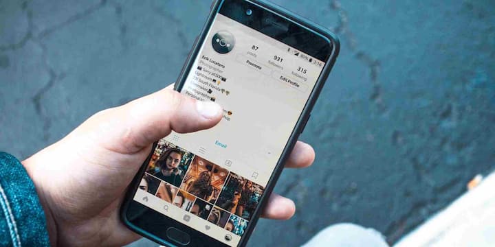 इस बढ़ती मांग के चलते स्मार्टफोन कंपनियों ने चिप्स की एडवांस खरीदारी शुरू कर दी है ताकि सप्लाई की कमी से बचा जा सके. मगर ऐसा करने से बाजार में मांग और सप्लाई का संतुलन और बिगड़ गया है जिसके कारण LPDDR4X जैसी मेमोरी चिप्स की कीमतें इस तिमाही में 10% से अधिक बढ़ने की उम्मीद है.