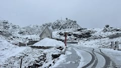 Heavy Snowfall Cuts Off Key Mountain Routes As Sikkim Faces Red Alert