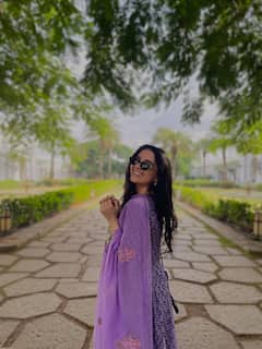 Fauzi Actress Imanvi: ఫౌజీ హీరోయిన్ ఇమాన్వి లేటెస్ట్ స్టిల్స్... చుడిదార్ కట్టినా క్యూట్‌గా ఉంది కదూ!