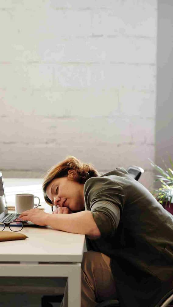 सोते समय किन लोगों की रुक जाती है सांस?