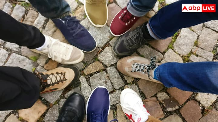 साथ ही, ये भी ध्यान दें कि ज्यादातर इन्सोल वाले जूते खरीदें क्योंकि वह ज्यादा आरामदायक होते हैं. अगर आप लंबे समय तक खड़े रहते हैं तो गद्दीदार इन्सोल वाले जूते बेहतर रहेंगे.