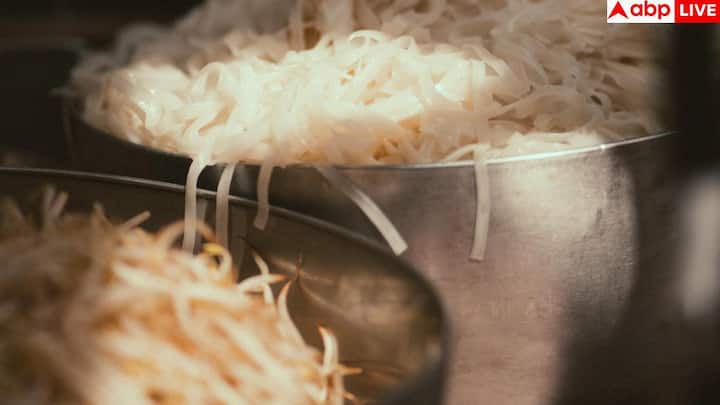 मैदा गेहूं के आटे से उसका फाइबर और पोषक तत्व निकालकर बनाया जाता है. इसमें न तो विटामिन्स बचते हैं और न ही मिनरल्स. यानी ये सिर्फ कैलोरी देता है, पोषण नहीं. यही वजह है कि इसे 