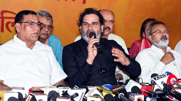 इस आय पर उन्होंने ₹30.95 करोड़ रुपये जीएसटी (GST) और ₹20 करोड़ रुपये आयकर (Income Tax) के रूप में जमा किए हैं. मीडिया रिपोर्टों के मुताबिक साल 2025 में प्रशांत किशोर की अनुमानित कुल संपत्ति ₹45 से ₹60 करोड़ रुपये के बीच बताई जा रही है.