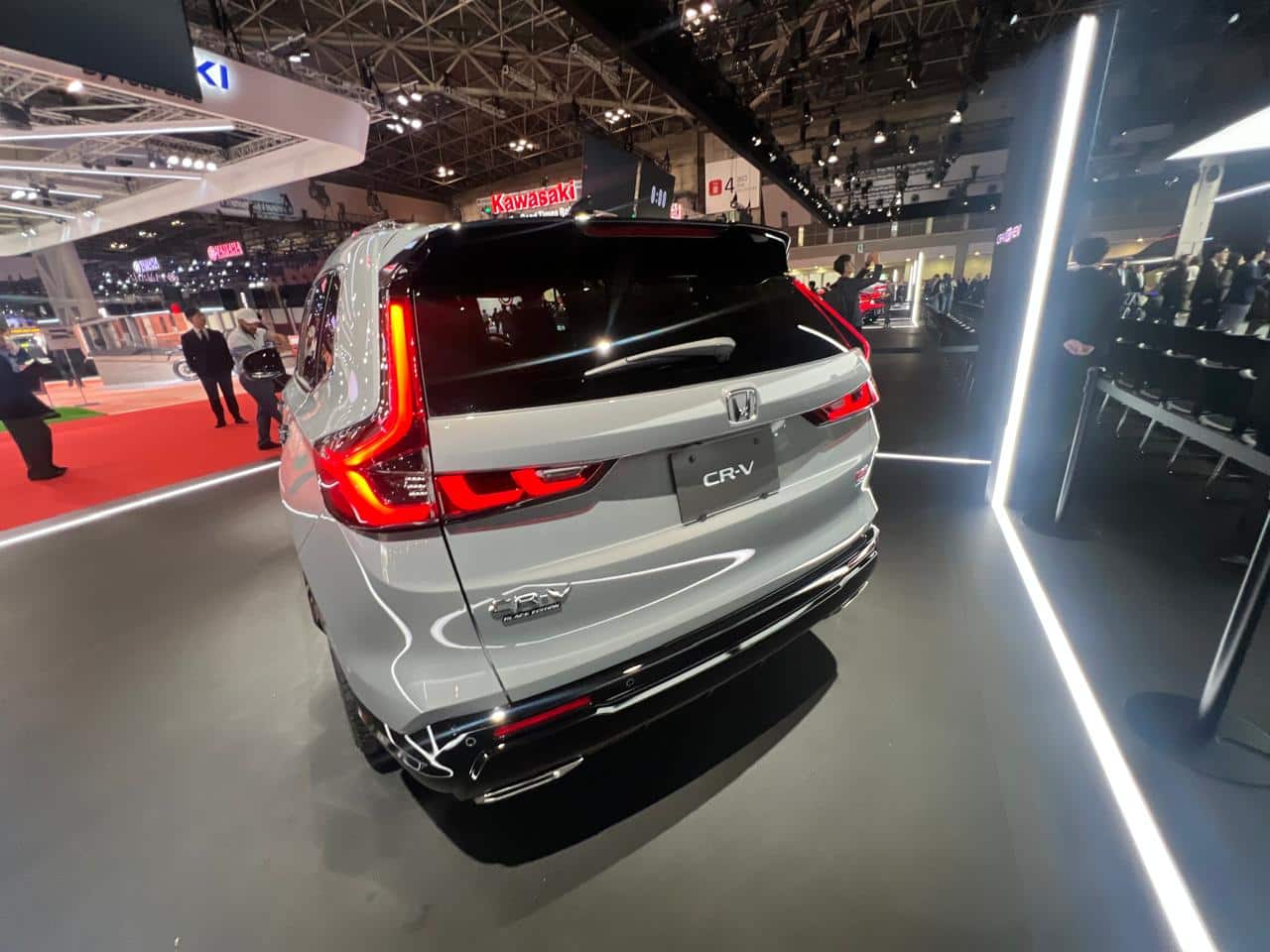 New 2025 Honda CR-V Hybrid First Look Review: More Than 900 km Range And Coming To India?
