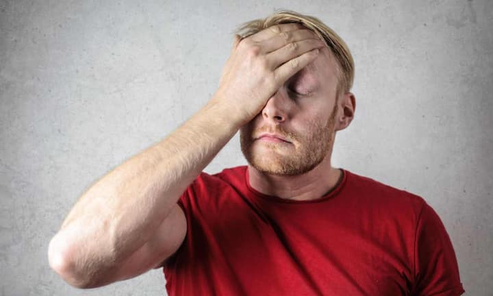 वहीं जब मन बहुत परेशान हो तो किसी बड़े काम के बारे में सोचने की बजाय सिर्फ छोटे-छोटे काम करें. यह छोटे काम आपको कंट्रोल में रखते हैं और दिमाग को ओवरथिंकिंग से बाहर निकालते हैं.