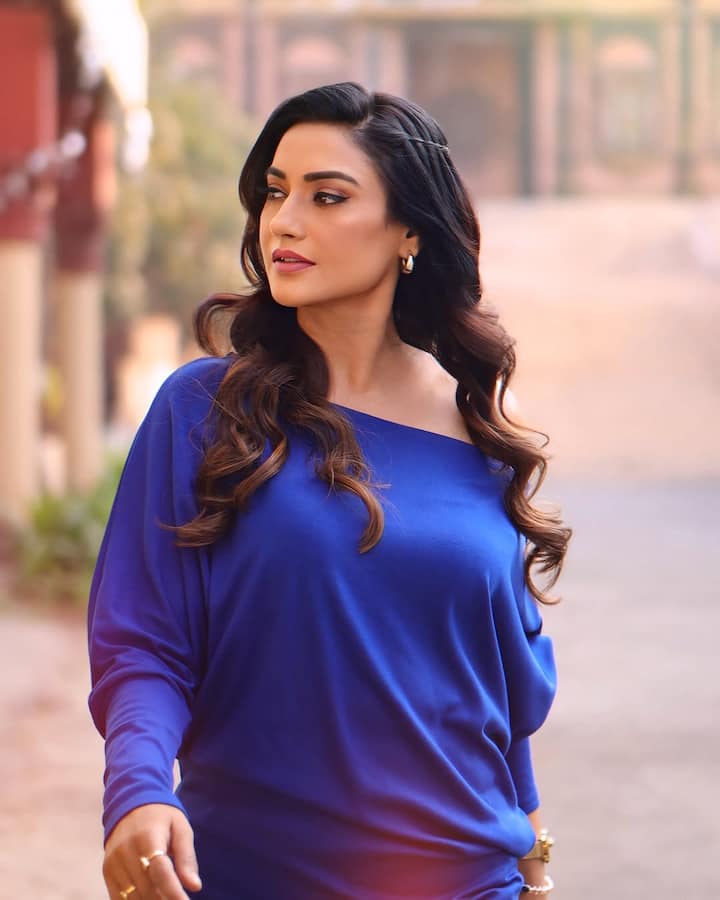 The actress is 43 years old and her beauty is increasing day by day with age.