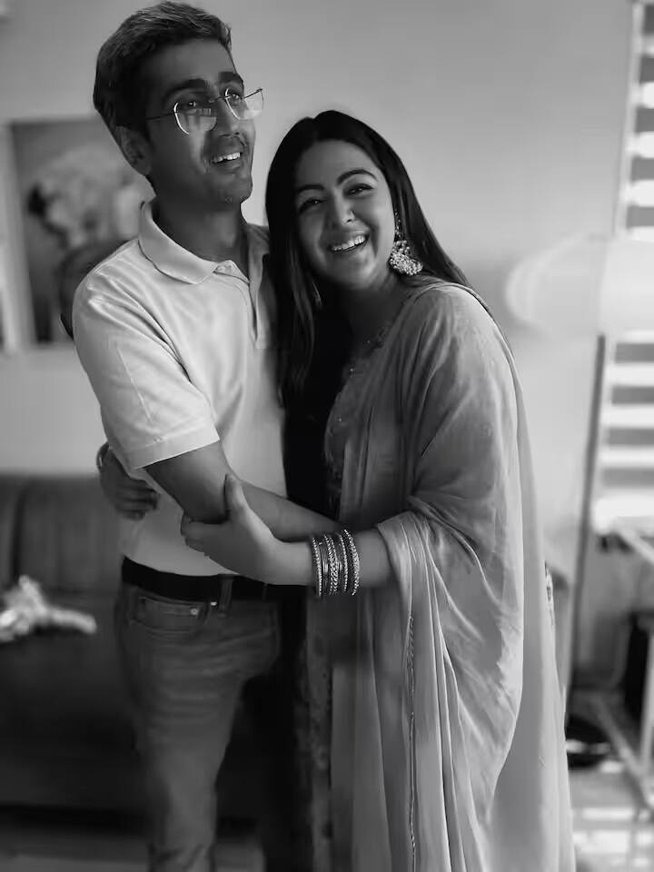 Shafaq Naaz Relationship: શફાક નાઝ ટીવીની સૌથી લોકપ્રિય અભિનેત્રીઓમાંની એક છે. શફાક હંમેશા તેના અંગત જીવનને કારણે સમાચારમાં રહે છે. હવે, તેણે તેના જીવનસાથીનો ફોટો શેર કરીને બધાને આશ્ચર્યચકિત કરી દીધા છે.