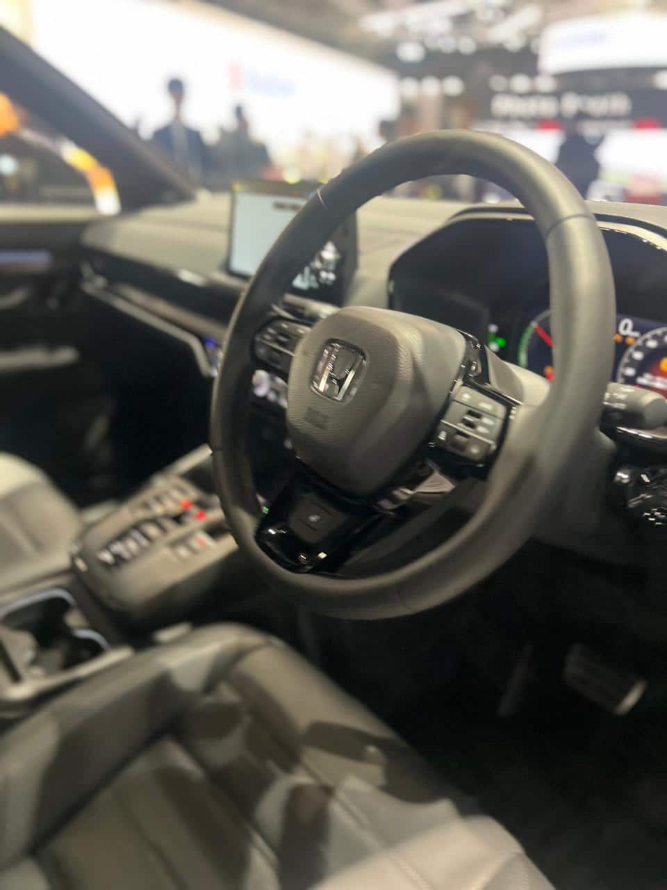 New 2025 Honda CR-V Hybrid First Look Review: More Than 900 km Range And Coming To India?