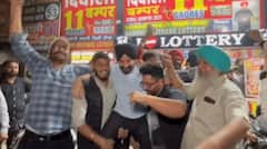 ਪੰਜਾਬ ਦੀਵਾਲੀ ਬੰਪਰ ਲਾਟਰੀ 'ਚ ਲੁਧਿਆਣਾ ਦਾ 11 ਸਾਲਾਂ ਮੁੰਡਾ ਬਣਿਆ ਕਰੋੜਪਤੀ! ਇਲਾਕੇ 'ਚ ਢੋਲ ਵਜਾ ਕੇ ਖੁਸ਼ੀ ਮਨਾਈ...