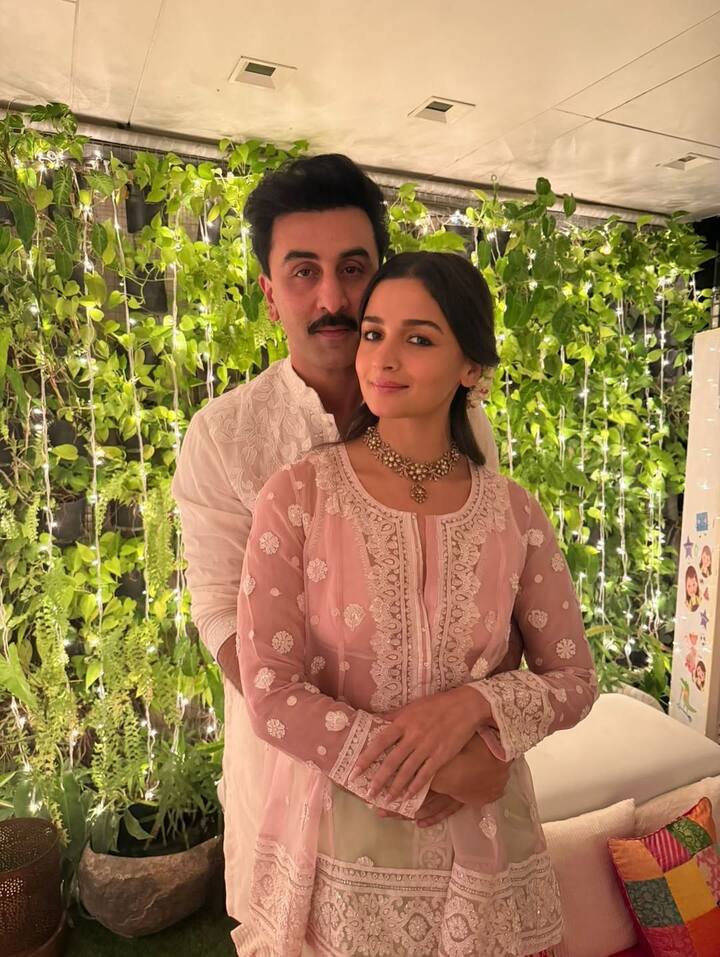 These days the actress is in discussion about 'Love and War'. In which once again she will share the screen with her husband Ranbir Kapoor and Vicky Kaushal.