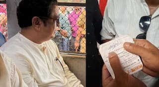 Raj Thackeray : 15 मिनिटं रेल्वे स्थानकावर थांबले, प्रवाशाच्या तिकीटावर ऑटोग्राफ; राज ठाकरेंचा दादर टू चर्चगेट लोकलने प्रवास, काय काय घडलं?