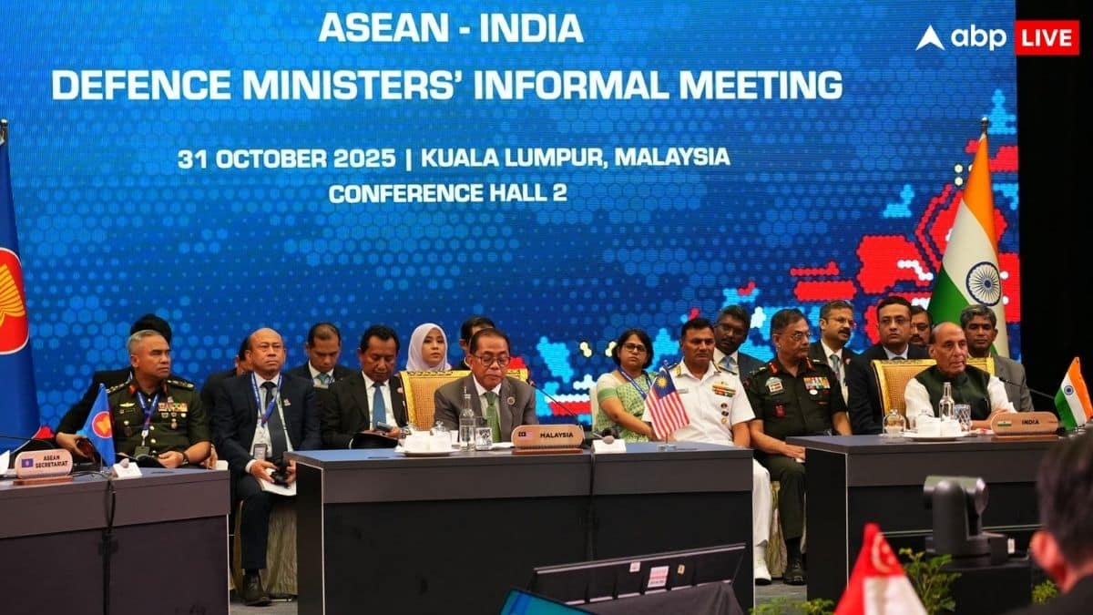 प्रशांत महासागर में नेविगेशन चीन के खिलाफ नहीं, राजनाथ ने किया साफ तो मलेशिया-फिलीपींस ने भारत को बताया महाशक्ति