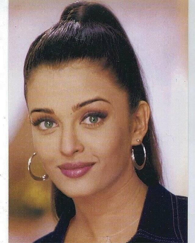 ऐश्वर्या ने साल 1994 में मिस वर्ल्ड का खिताब जीता था. इसके बाद उन्हें साल 1997 में उन्हें मणि रत्नम की तमिल फिल्म 'इरुवर' ऑफर हुई.