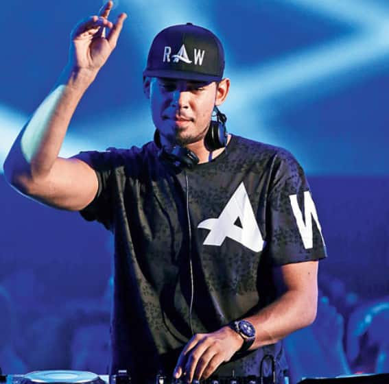 DJ Afrojack is going to perform live with his amazing beats on 28th November. The venue of his show will be announced soon.