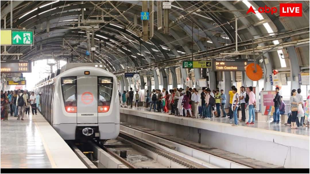 ‘Appalling’: Delhi Metro Passenger Flags 6 Civic Sense Issues In Women’s Coach
