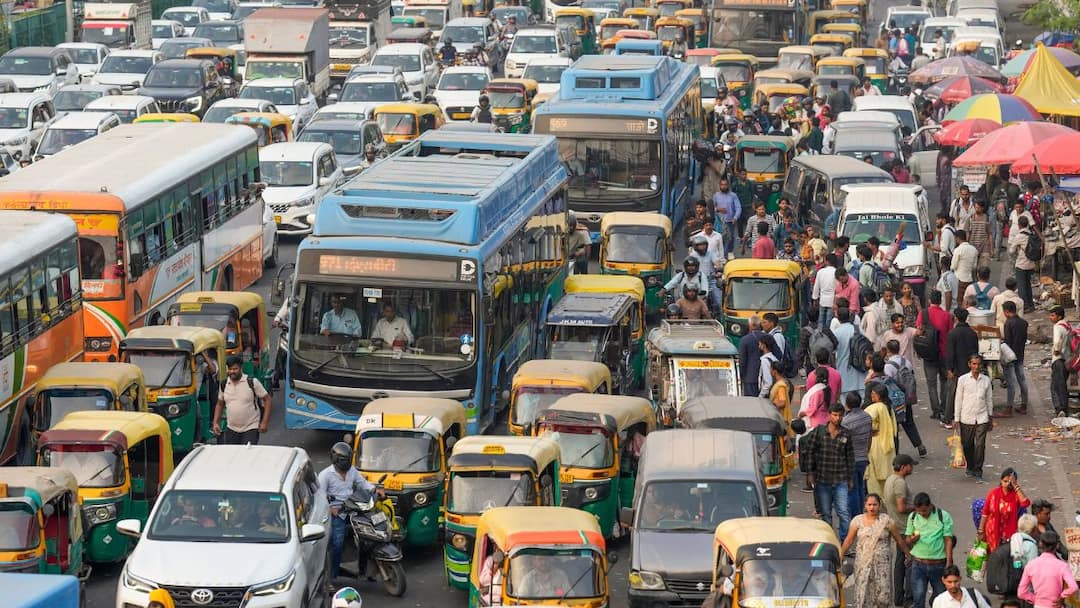 Delhi Traffic Alert: Restrictions & Diversions Today Due To Red Fort Event & Rath Yatra