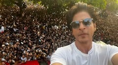 Shah Rukh Khan : हॅप्पी बर्थडे 'किंग खान'! मन्नतबाहेर चाहत्यांची तुफान गर्दी, पाहा PHOTOS