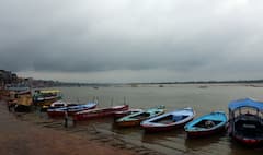 यूपी में भी चक्रवात मोंथा का असर, वाराणसी में तीन दिनों से भगवान सूर्य के दर्शन करना हुआ दुर्लभ