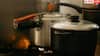 Kitchen Hack: सीटी लगते ही कुकर से बाहर आ जाता है पानी, ये जुगाड़ कर लिया तो नहीं गंदा होगा किचन