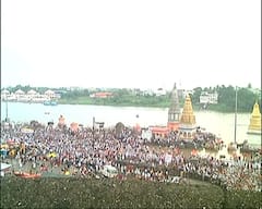 Kartiki Ekadashi 2025 : कार्तिकी एकादशीनिमित्त लाखो भाविकांचा महासागर चंद्रभागेच्या तीरावर; पवित्र स्नानाचा भाविकांनी घेतला आनंद