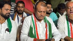 रोहतास: आधी रात को कांग्रेस विधायक संतोष मिश्रा के घर पर रेड, बेडरूम तक पहुंची पुलिस