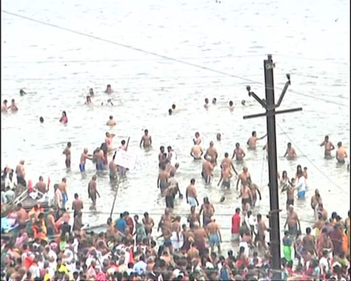 कार्तिकी एकादशीचे पवित्र चंद्रभागा स्नान करून या सोहळ्याला भाविकांनी सुरुवात केली आहे.