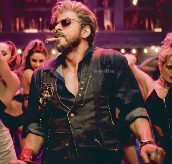 शाहरुख खानच्या चाहत्यांची प्रतीक्षा अखेर संपली आहे. सुपरस्टारने आपल्या 'किंग' चित्रपटाचा पहिला टीझर रिलीज केला आहे.