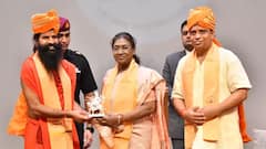 પતંજલિ યુનિવર્સિટી દીક્ષાંત સમારોહ: રાષ્ટ્રપતિ મુર્મૂના હસ્તે વિદ્યાર્થીઓને એનાયત કરાઈ ડિગ્રીઓ, રામદેવે કહ્યું - 'અમારા વિદ્યાર્થીઓ જોબ ક્રિએટર'