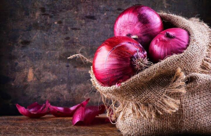 कांदा न खाल्ल्याने शरीरात पोषक तत्त्वांची कमतरता येऊ शकते. अशाने भविष्यात काही गंभीर आजार होण्याची शक्यता वाढू शकते.