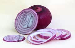 Benefits of Onion : काय सांगता! कांदा न खाल्ल्याने होतात 'हे' गंभीर आजार? जाणून व्हाल थक्क...
