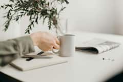 Black Coffee: দিনভর ঘনঘন কালো কফি খান, মারাত্মক ক্ষতি হতে পারে ত্বকের