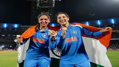 જીત બાદ ભારતીય ખેલાડીઓએ કરી ઉજવણી, હરમનપ્રીતે કર્યો ડાન્સ, ભાવુક મંધાનાને લગાવી ગળે