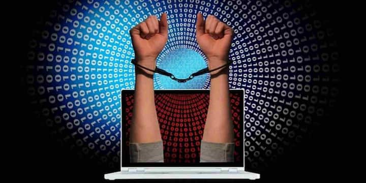 कई बार यह तकनीक मार्केटिंग, राजनीतिक प्रचार या किसी विचारधारा को बढ़ावा देने के लिए इस्तेमाल की जाती है. धीरे-धीरे व्यक्ति यह समझ ही नहीं पाता कि उसकी राय खुद की नहीं बल्कि किसी AI सिस्टम द्वारा बनाई गई है. विशेषज्ञों का कहना है कि भविष्य में यह ट्रेंड पारंपरिक फिशिंग या डेटा चोरी से कहीं अधिक खतरनाक साबित हो सकता है. जहां पुराने साइबर हमले आपके अकाउंट या फाइल्स तक सीमित थे वहीं वाइब हैकिंग सीधे आपके मन और भावनाओं को टारगेट करती है.