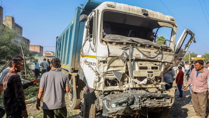 Rajasthan Accident News: ज्यादातर हादसे आग लगने या सड़क पर हुए जिसमें बहुत से लोगों की जान चली गई, जिनका कोई कसूर नहीं था. कई मामलों में बस ड्राइवरों की लापरवाही सामने आई तो कई बार सिस्टम की.