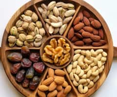 Dry fruits Side Effect : ड्रायफ्रुट्स खा, पण जास्त खाल्ले तर 'हे' उलट परिणाम! काय म्हणतात तज्ज्ञ..