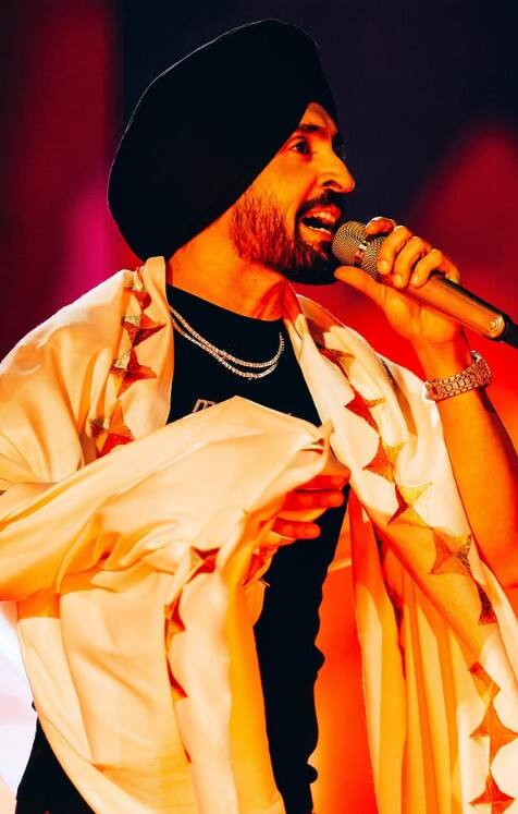 ਦਿਲਜੀਤ ਦੋਸਾਂਝ ਦੇ ਸ਼ੋਅ 'ਚ ਹੰਗਾਮਾ, ਜਾਣੋ ਪੰਜਾਬੀ ਗਾਇਕ ਨੂੰ ਕਿਸਨੇ ਕੱਢੀਆਂ ਗਾਲ੍ਹਾਂ?