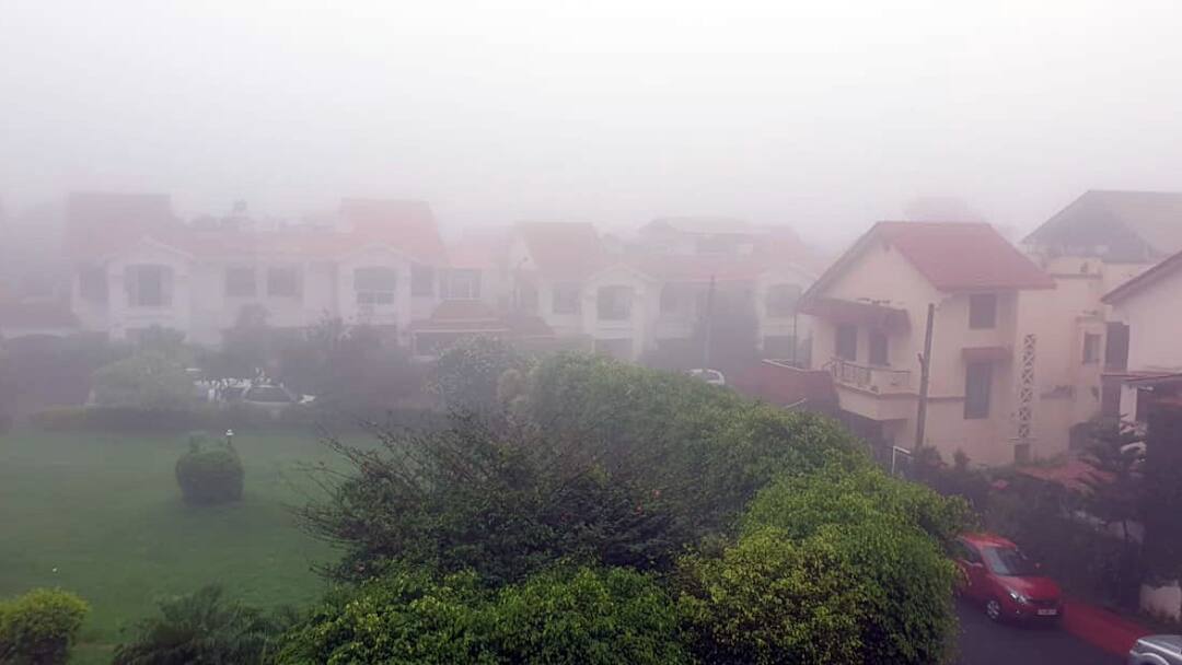 उत्तराखंड में बदला मौसम का मिजाज, पहाड़ों में शीतलहर और बर्फबारी के संकेत Cold wave to grip Uttarakhand as hills brace for snowfall and plains for foggy mornings ann उत्तराखंड में बदला मौसम का मिजाज, पहाड़ों में शीतलहर और बर्फबारी के संकेत