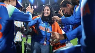 જીત બાદ વ્હીલચેર પર મેદાનમાં પહોંચી પ્રતિકા રાવલ, ટીમ સાથે કરી ઉજવણી