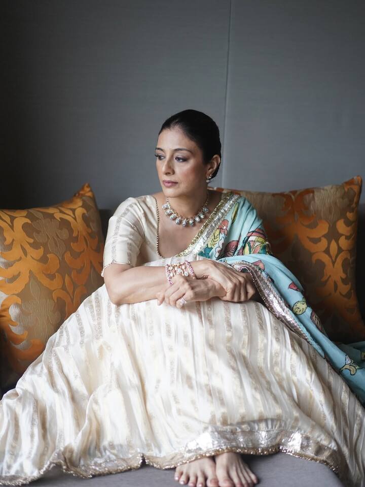 इसके बाद एक्ट्रेस ने हिंदी सिनेमा को एक से बढ़कर एक हिट फिल्में दी. आज भी उनका नाम बॉलीवुड की टॉप हसीनाओं में शामिल है.