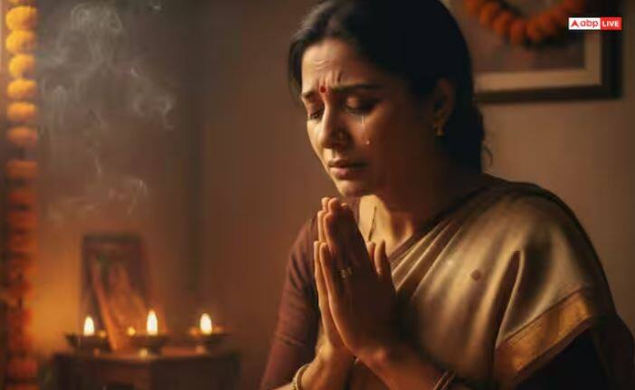 ਬਾਬਾ ਕਿਹਾ ਕਰਦੇ ਸਨ ਕਿ ਜੇ ਪ੍ਰਾਰਥਨਾ ਕਰਦੇ ਸਮੇਂ ਤੁਹਾਡੀਆਂ ਅੱਖਾਂ ਵਿੱਚੋਂ ਬਿਨਾਂ ਕਿਸੇ ਕਾਰਨ ਹੰਝੂ ਵਹਿ ਜਾਣ ਤਾਂ ਇਹ ਬਹੁਤ ਹੀ ਸ਼ੁਭ ਸੰਕੇਤ ਹੈ। ਇਸਦਾ ਮਤਲਬ ਹੈ ਕਿ ਪਰਮਾਤਮਾ ਦੀਆਂ ਅਸੀਸਾਂ ਤੁਹਾਡੇ 'ਤੇ ਪੈਣ ਵਾਲੀਆਂ ਹਨ ਅਤੇ ਤੁਹਾਡੀਆਂ ਇੱਛਾਵਾਂ ਪੂਰੀਆਂ ਹੋਣ ਵਾਲੀਆਂ ਹਨ।