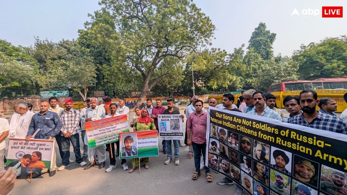 भारत का युवा आखिर क्यों लड़ रहा रूस की जंग? दिल्ली में परिजनों का प्रदर्शन, सरकार से कर दी ये मांग