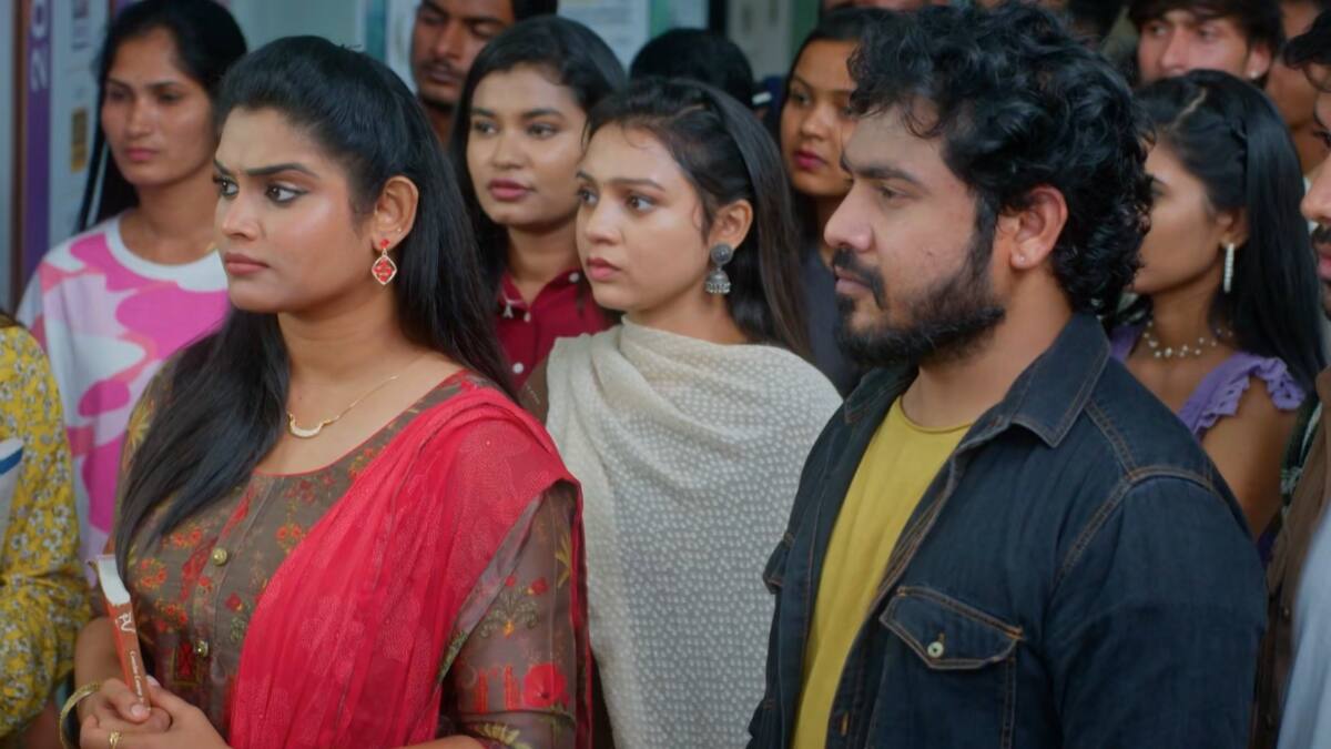 Chinni Serial Today November 3rd: చిన్ని సీరియల్: మధుని ఇరికించేసిన నాగవల్లి.. నిజంగా స్కామ్ చేసిందా! కాలేజ్ నుంచి బహిష్కరణ!