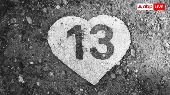 कई प्राचीन सभ्यता 12 को पूर्णता और व्यवस्था के रूप में मानती थी. जैसे 12 महीने, 12 राशियां और दिन-रात के 12 घंटे होते हैं. इस पूर्ण अंक के ठीक बाद में आने वाले अंक 13 को अपूर्ण अंक माना जाता था.