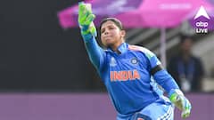 Richa Ghosh: বিশ্বকাপজয়ী উইকেটকিপার বোলিংও করেন! ভালবাসেন লং ড্রাইভ, বঙ্গকন্যার অজানা কাহিনি