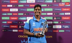 महिला विश्व कप में भारत बना चैंपियन तो इमोशनल हुए क्रिकेटर दीप्ति शर्मा के मां-बाप, बोले- 'जब वो...'