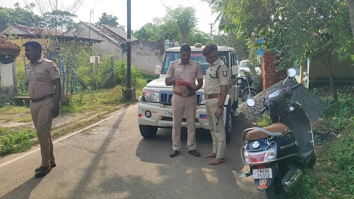 வீட்டு முன்பக்க கதவு பூட்டை உடைத்து 40 சவரன் நகை கொள்ளை: தஞ்சாவூர் அருகே அதிர்ச்சி