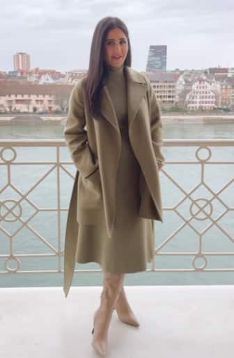 This look of Katrina can also be recreated for this winter. She has worn a blazer and boots with the dress.