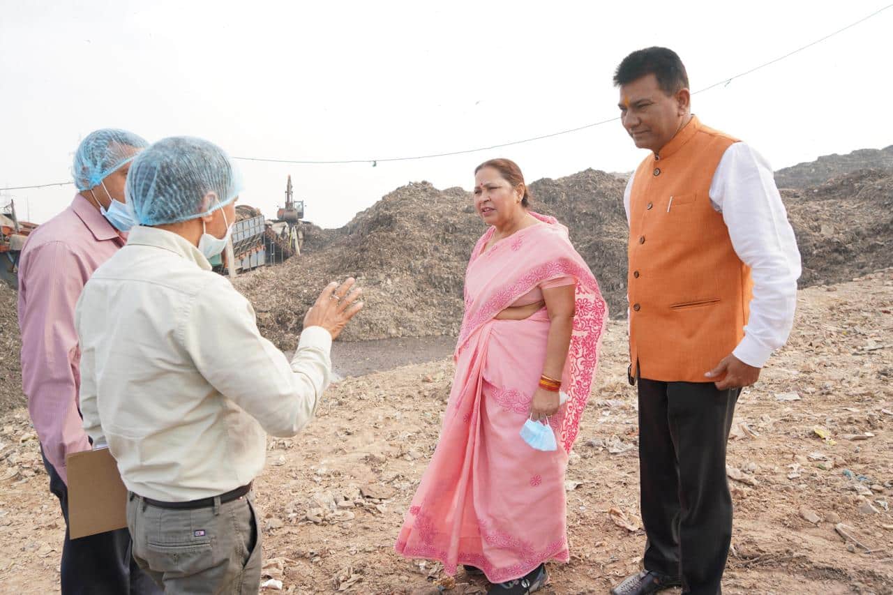 2027 तक खत्म होगा गाजीपुर का कूड़े का पहाड़, MCD की स्थायी समिति की अध्यक्ष ने किया निरीक्षण