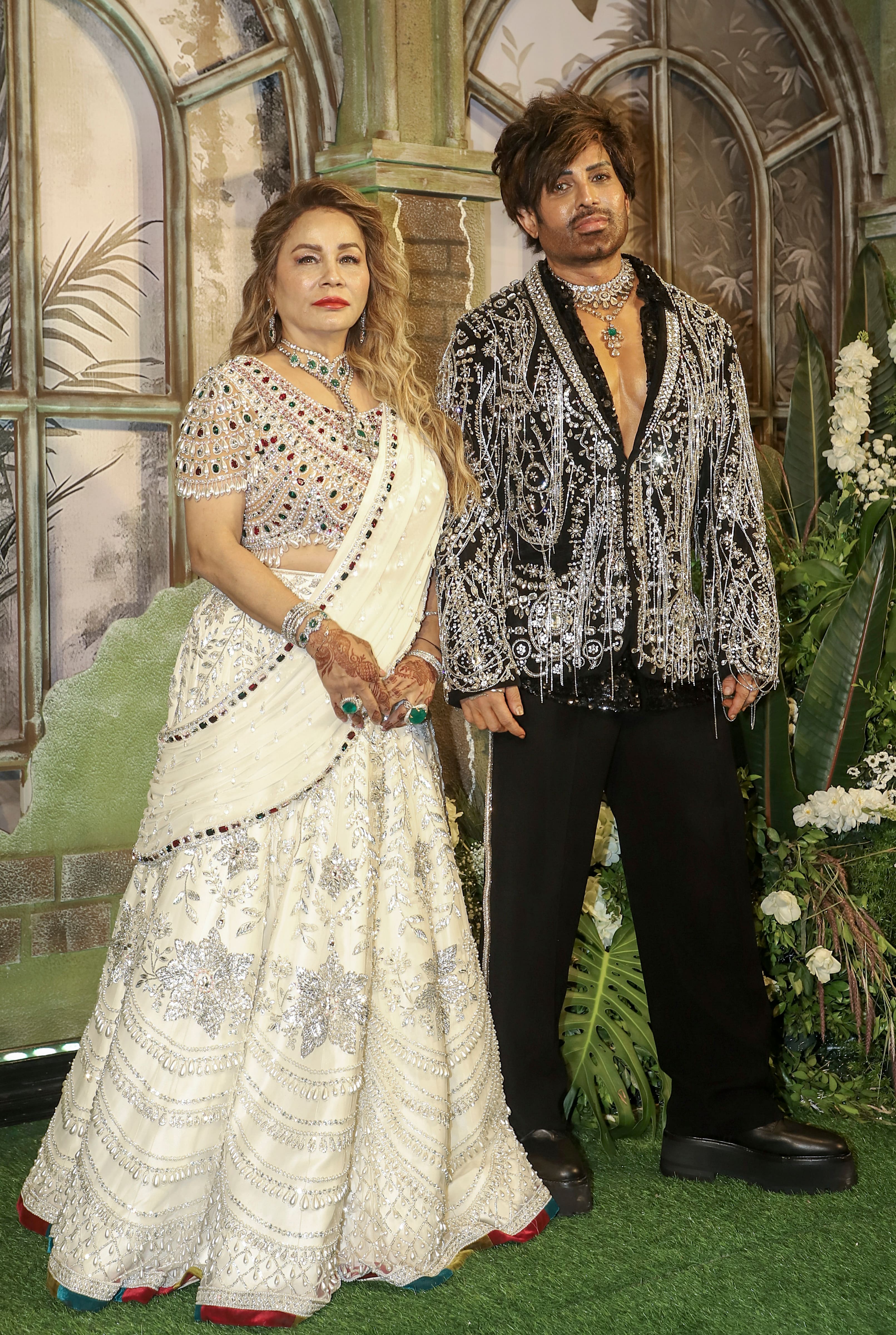 3000 करोड़ की नेटवर्थ वाले यश बिड़ला का डायमंड नेकलेस चर्चा में, बेटे की शादी में दूल्हे से ज्यादा लाइमलाइट ले गए पापा