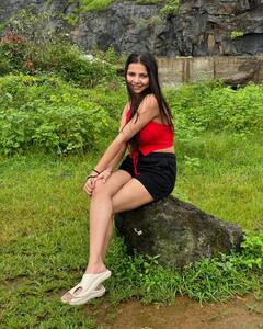 तुलसी की नौकरानी मुन्नी की 10 तस्वीरें, सीधी-साधी दिखने वाली ये हसीना रियल लाइफ में है बेहद ग्लैमरस, यूं ही दिल नहीं हार बैठा ऋतिक